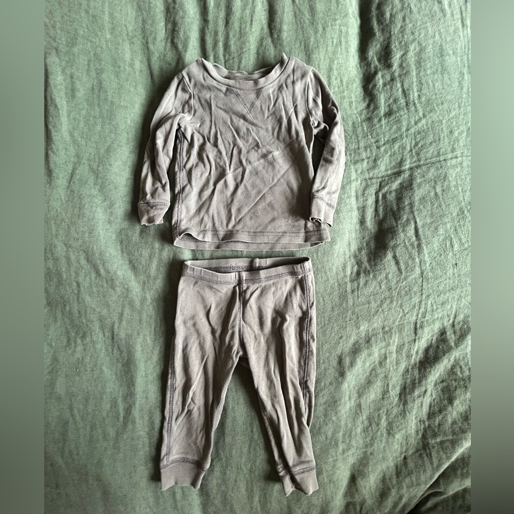 Kids' Gray Long Sleeve Top and Pants Set